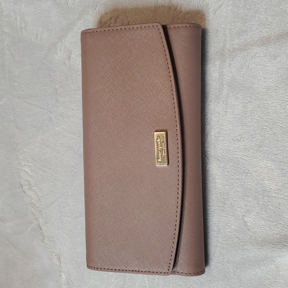 Kate Spade Wallet Tan Color  Pre-loved